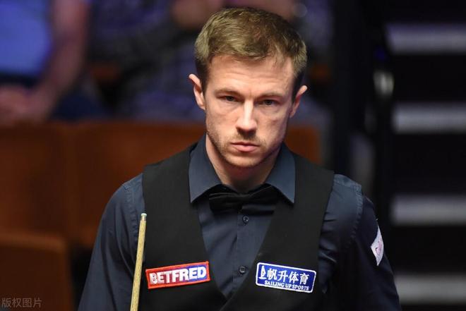 的防守密集 的防守密集