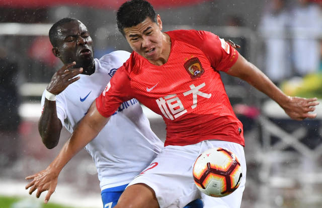 夺冠军桂冠 夺冠军桂冠